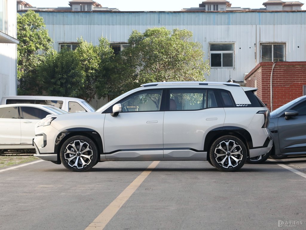 全息銀AION V整車外觀外觀圖片