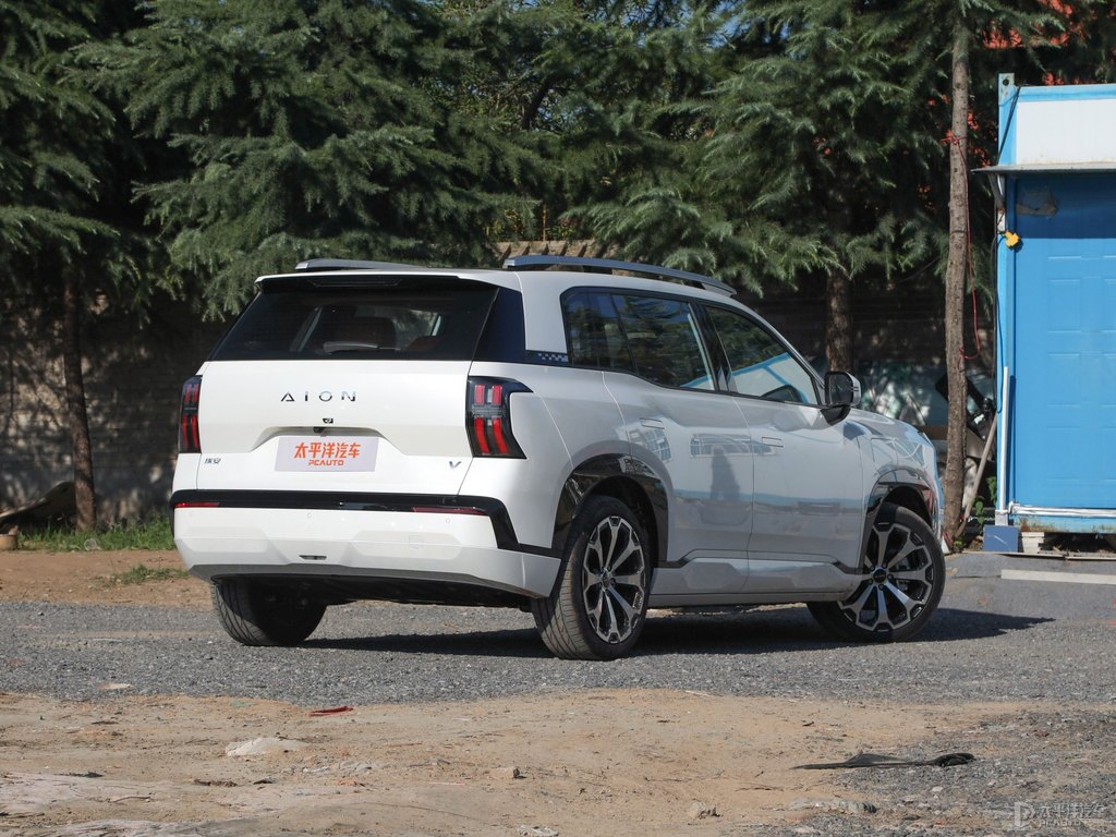 極地白AION V整車(chē)外觀外觀圖片