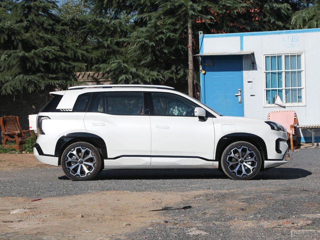 極地白AION V整車外觀外觀圖片