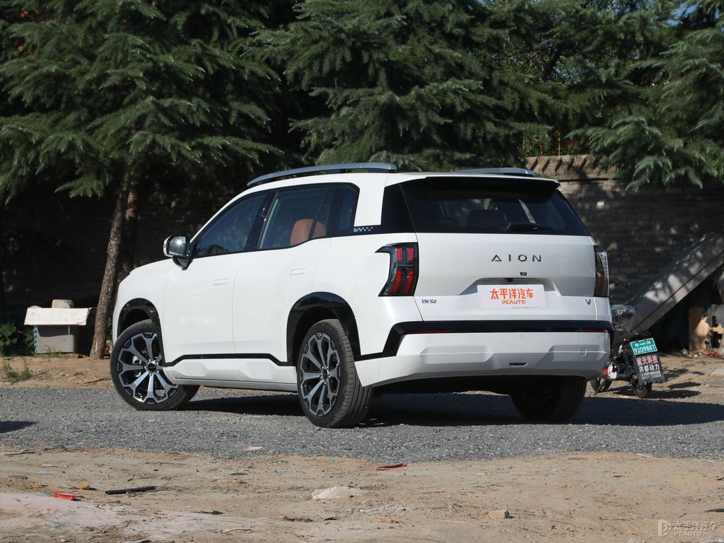極地白AION V整車外觀外觀圖片
