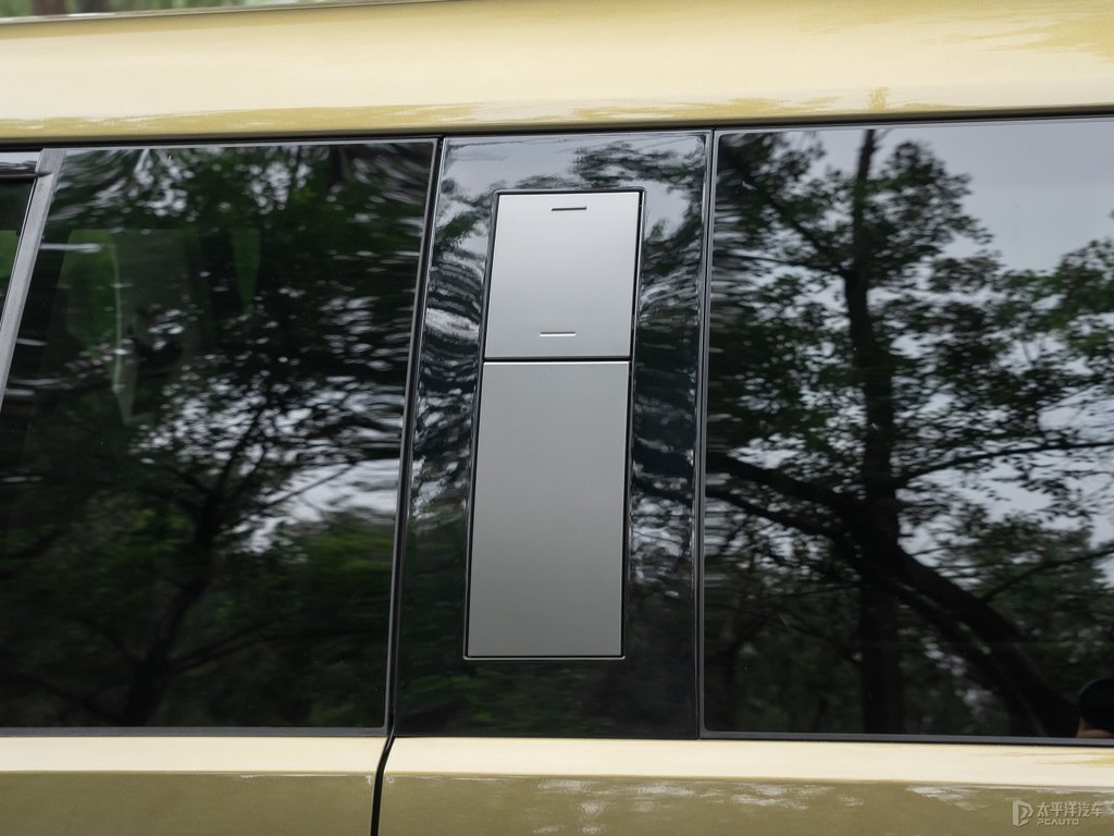 叢林綠勝達車身外觀圖片