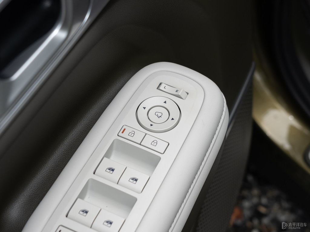 叢林綠勝達(dá)車廂內(nèi)飾圖片