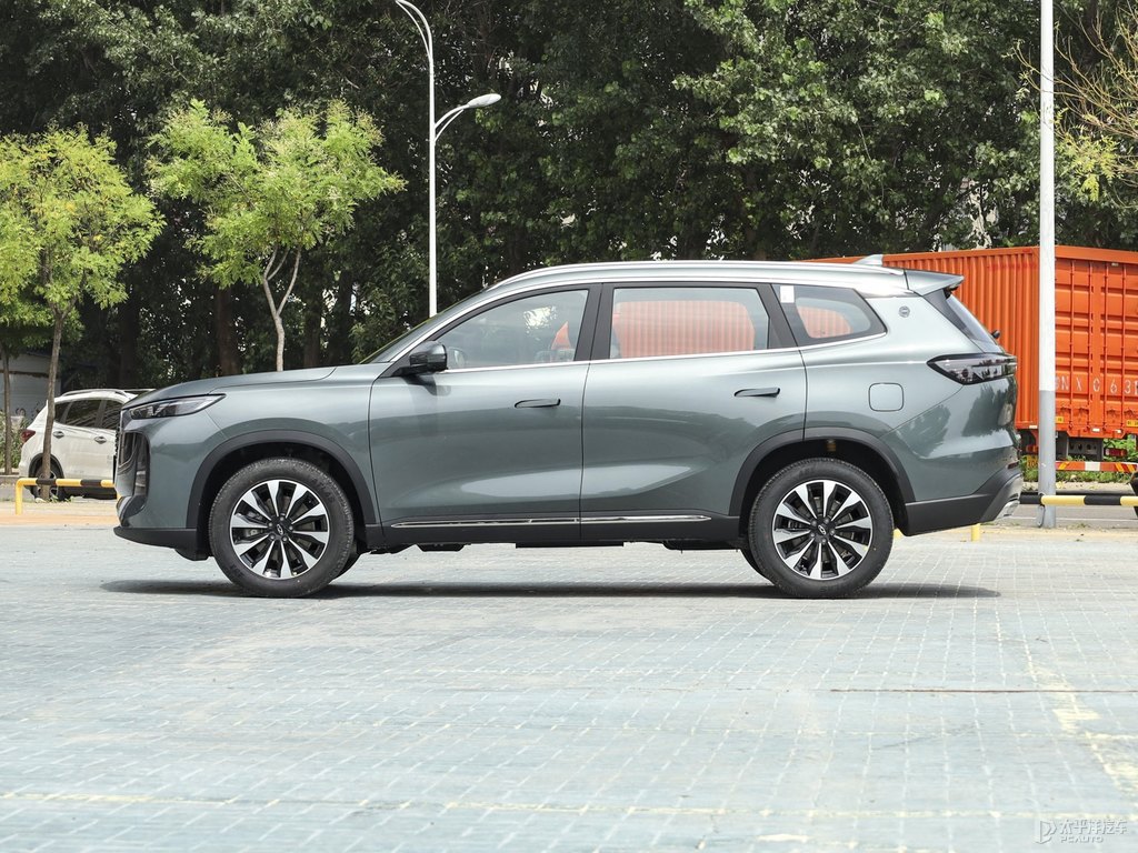 青竹灰瑞虎8 PLUS整車外觀外觀圖片
