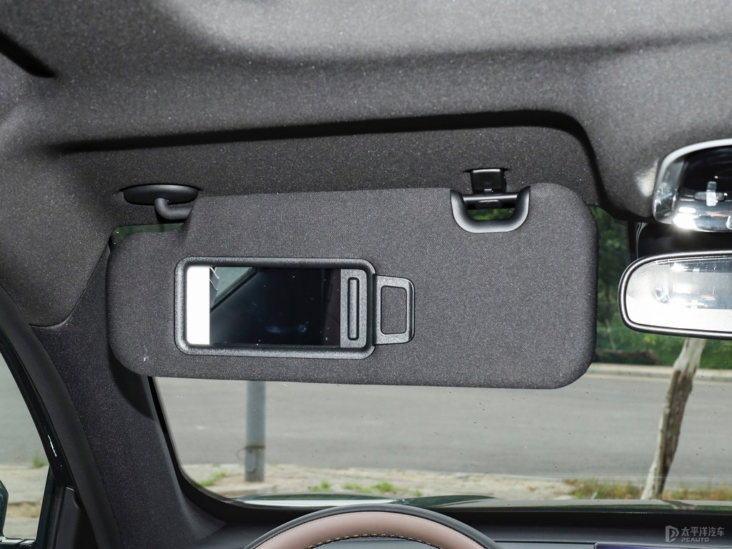 青竹灰瑞虎8 PLUS車廂內(nèi)飾圖片