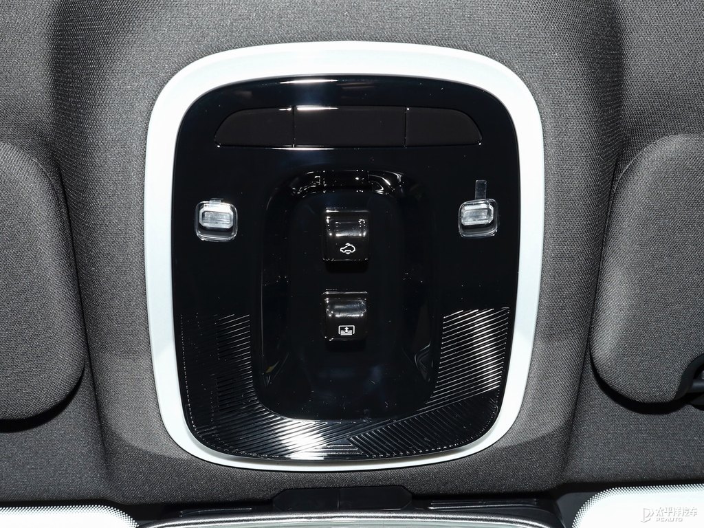青竹灰瑞虎8 PLUS車廂內(nèi)飾圖片