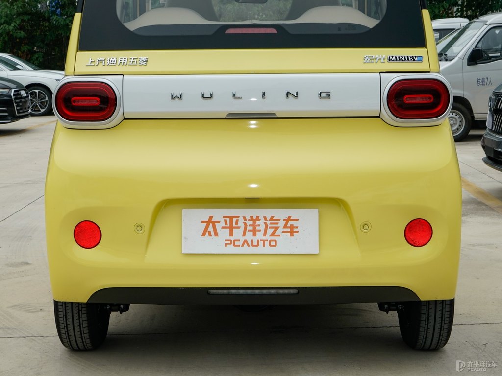 輕芒黃宏光MINIEV車尾外觀圖片