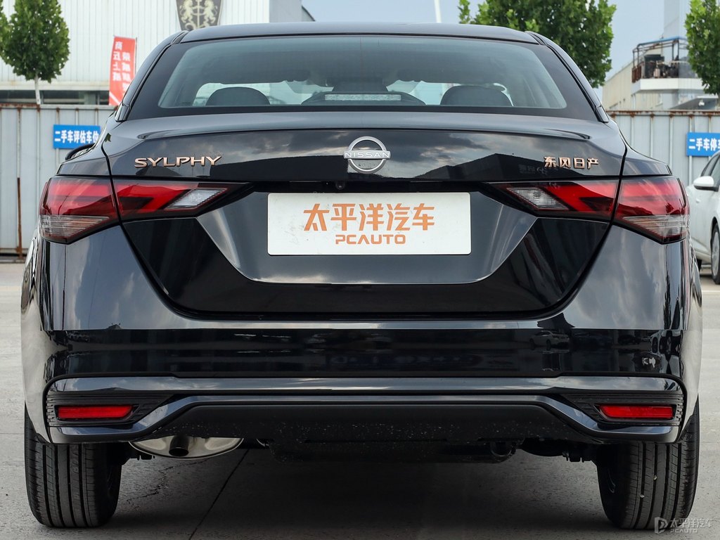曜石黑軒逸車尾外觀圖片