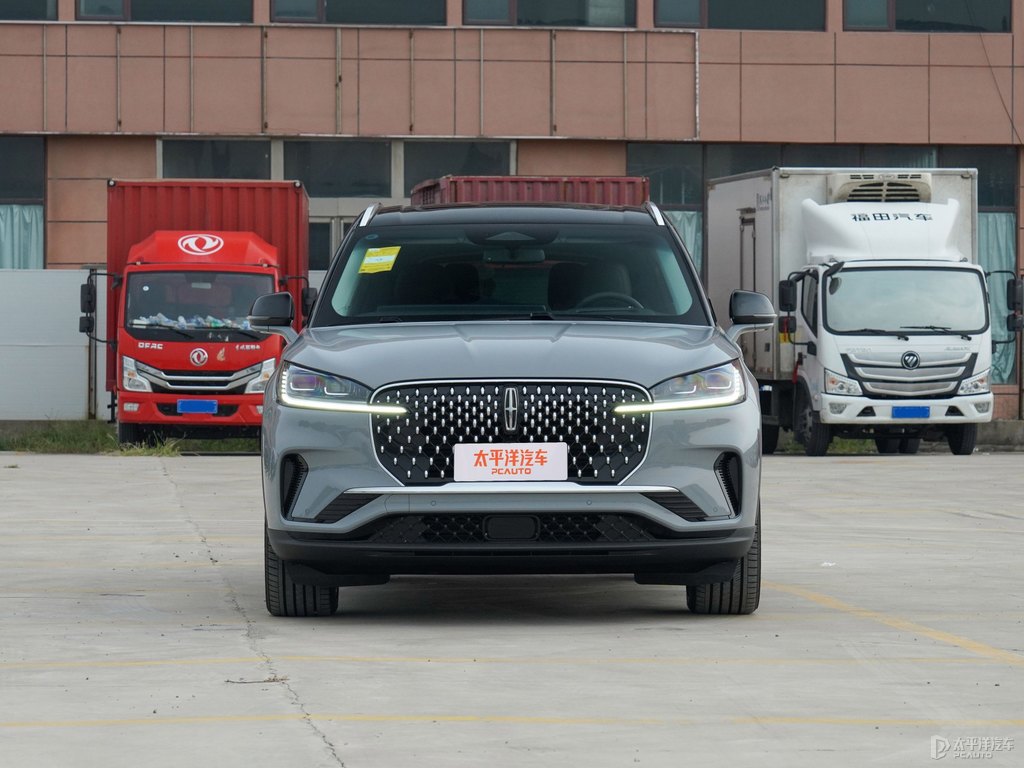 玄云灰飛行家整車外觀外觀圖片