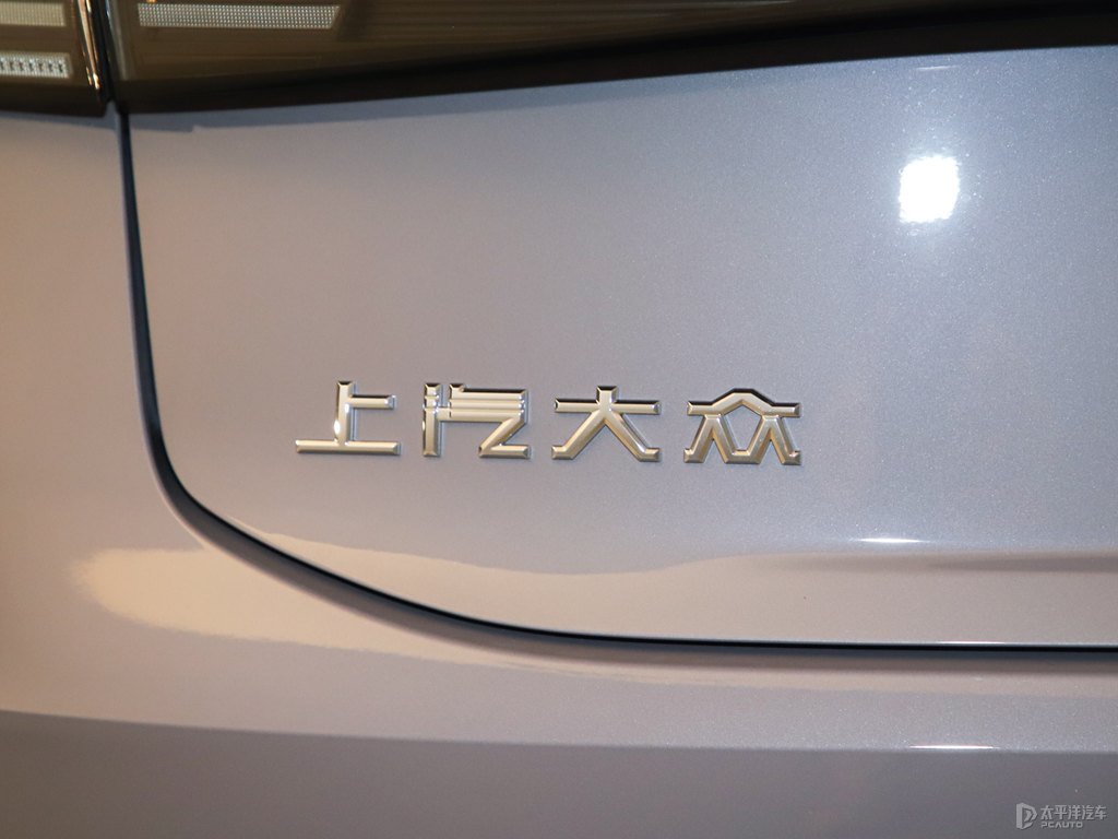 比特灰帕薩特車尾外觀圖片
