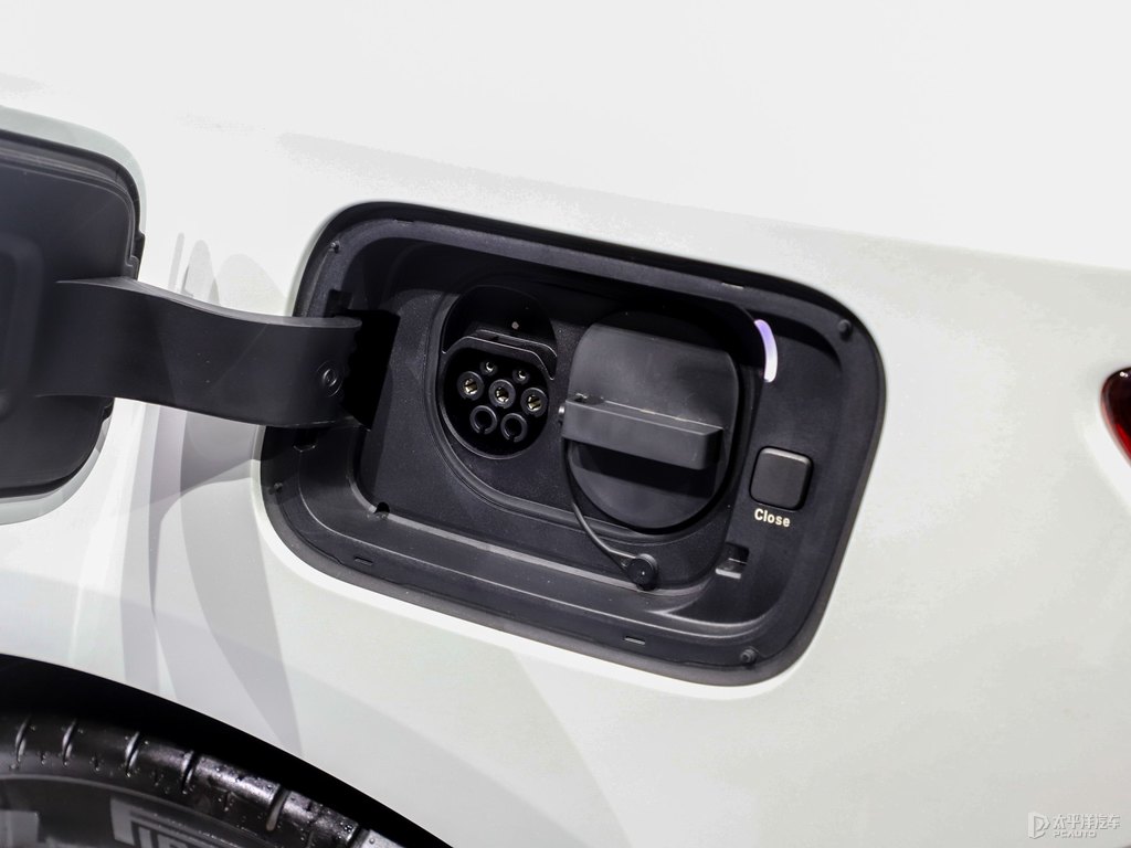 Polestar 4DƬ