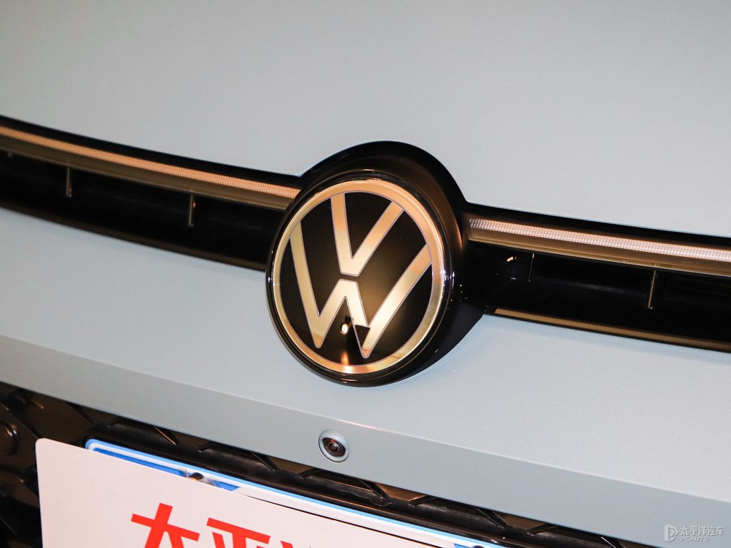 脈沖青帕薩特車頭外觀圖片