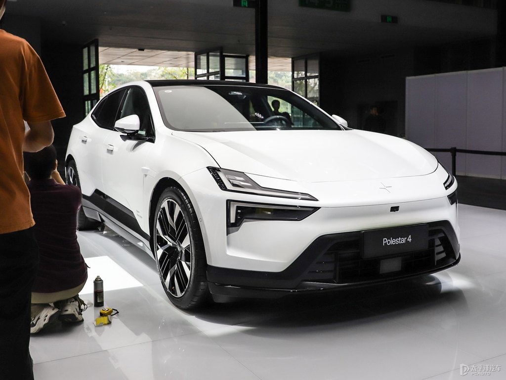 Polestar 4DƬ