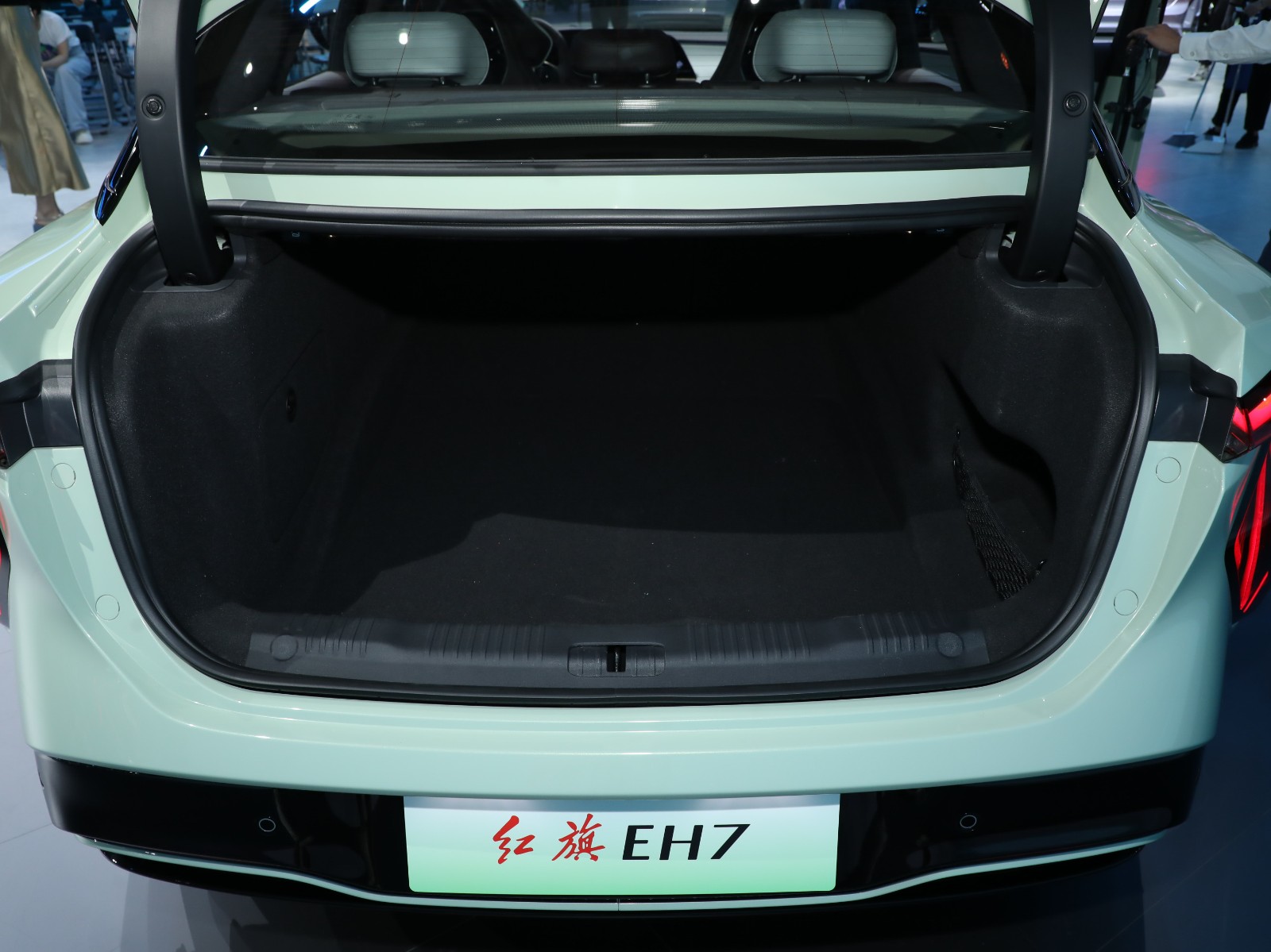 紅旗EH7車展高清大圖