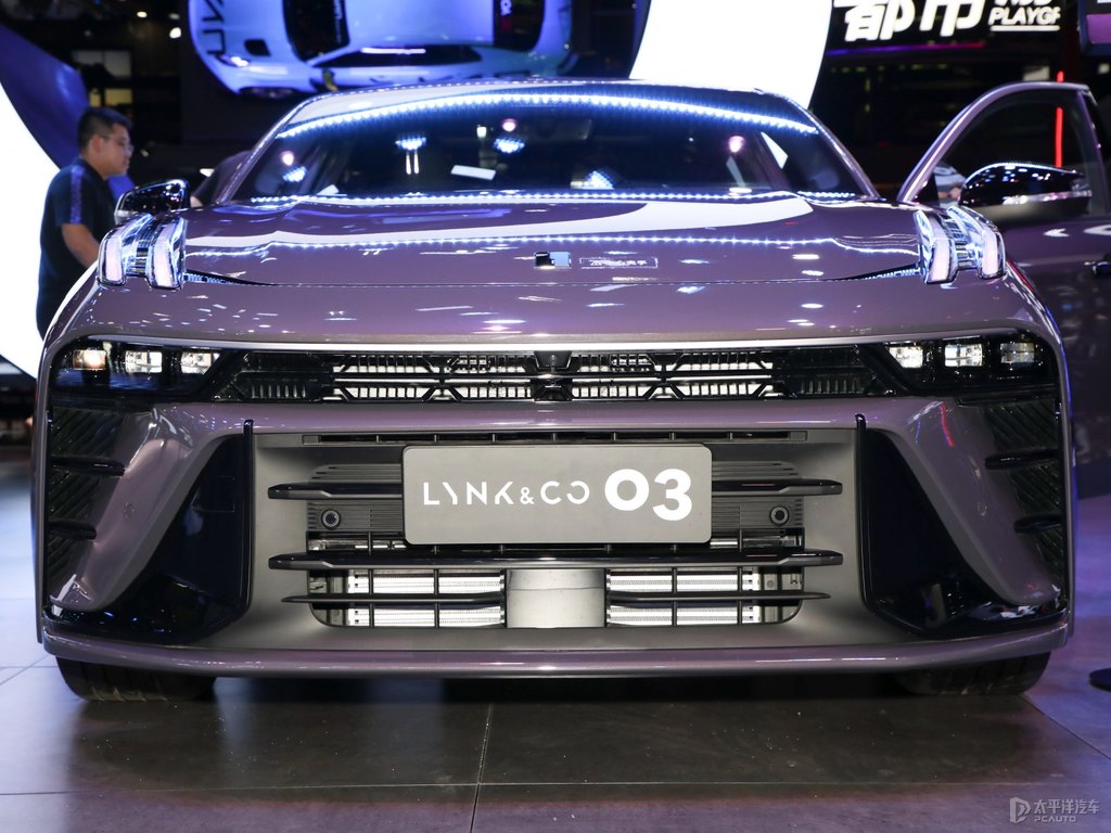 領(lǐng)克03圖片