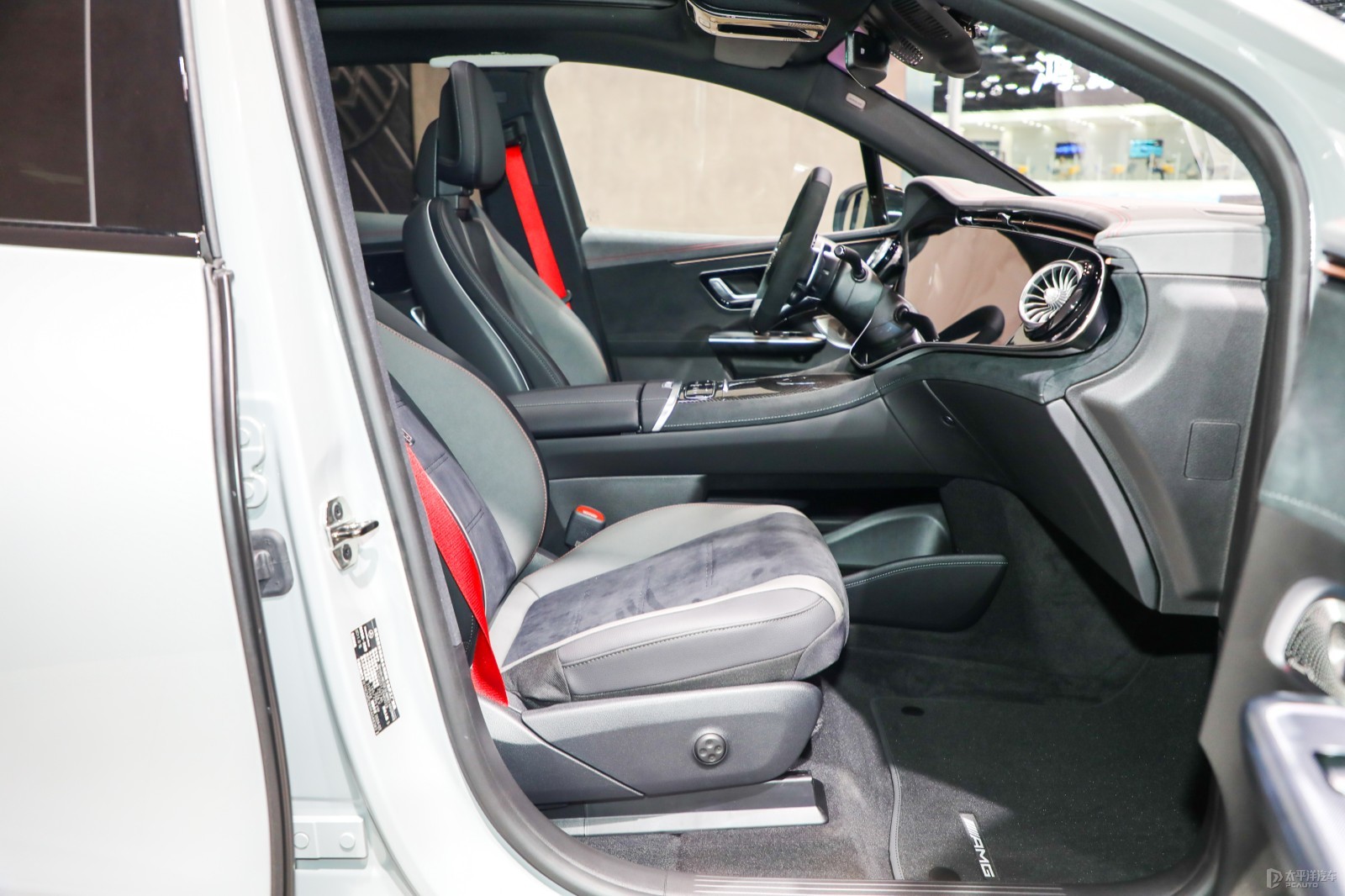 奔馳EQE SUV AMG空間高清大圖