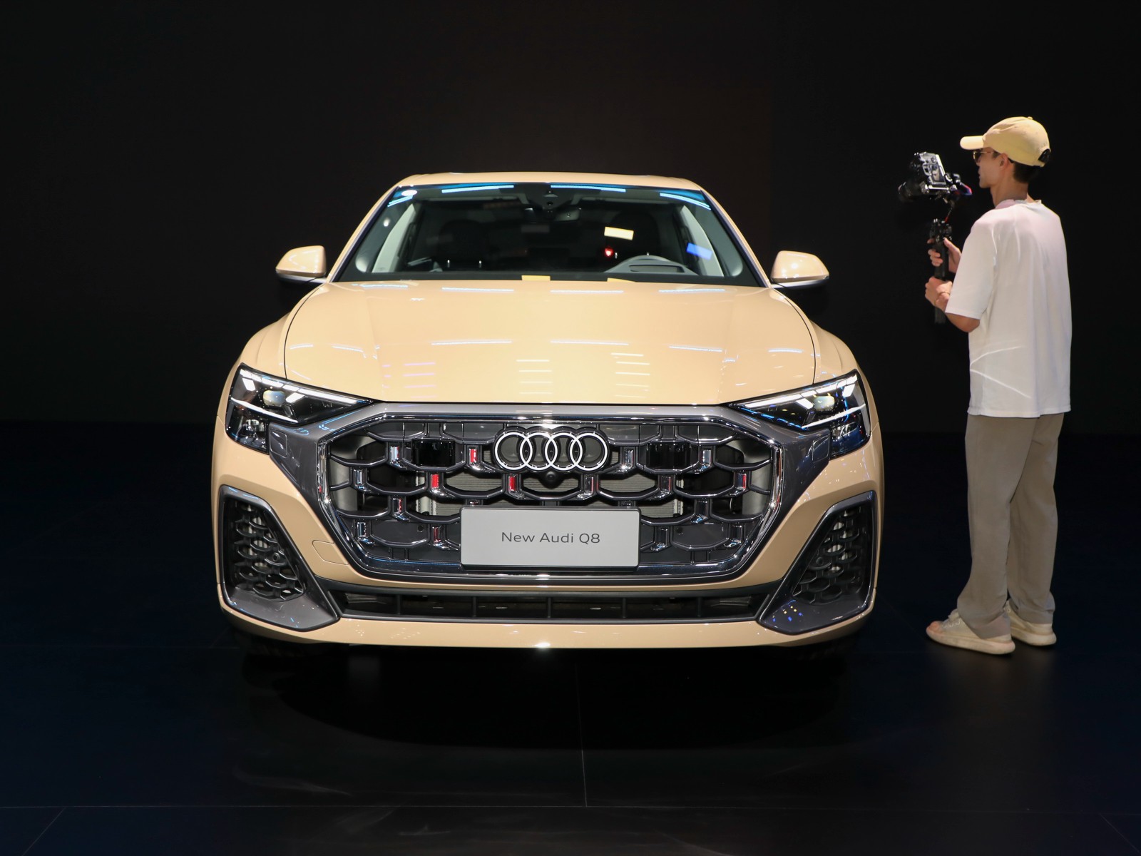 奧迪Q8車展高清大圖