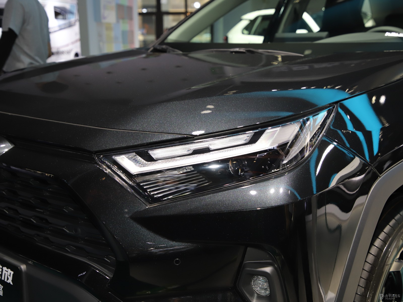 RAV4榮放雙擎E+外觀高清大圖