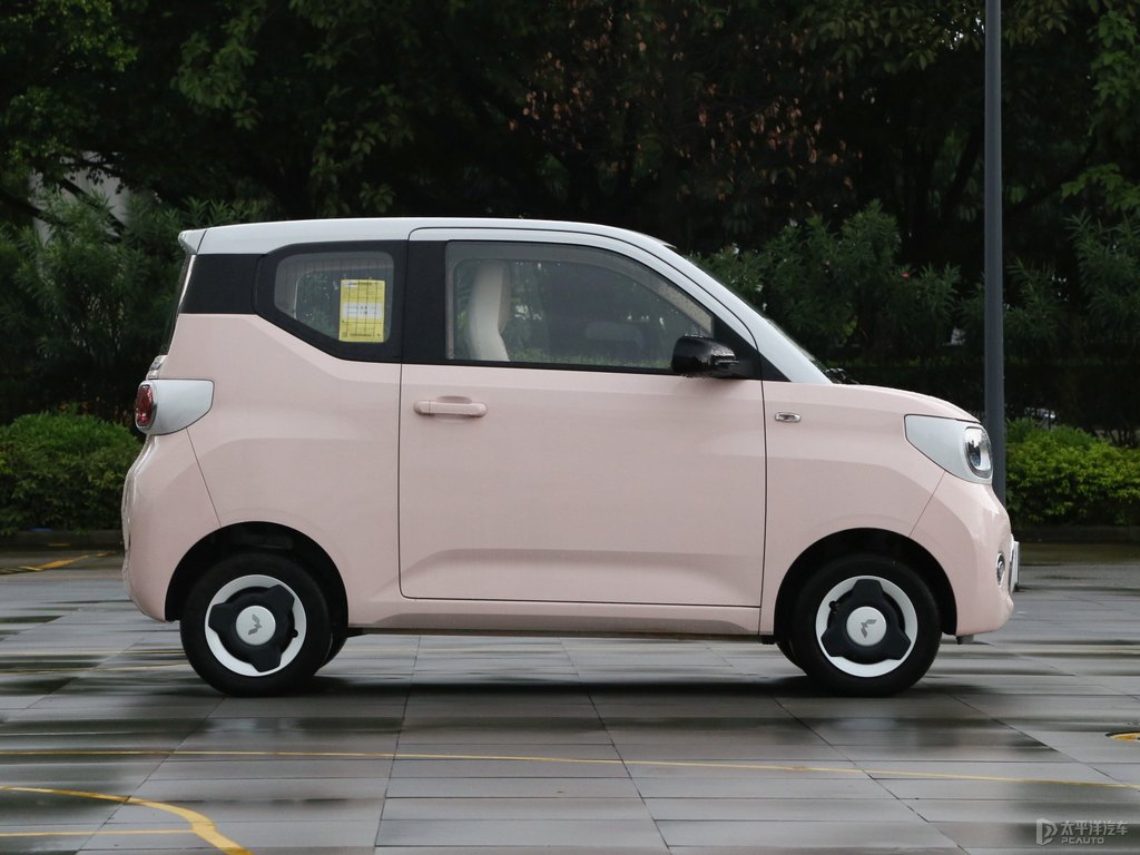 白桃粉宏光MINIEV整車外觀外觀圖片