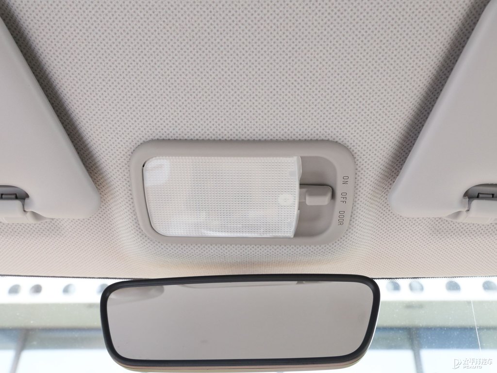 白桃粉宏光MINIEV車廂內(nèi)飾圖片