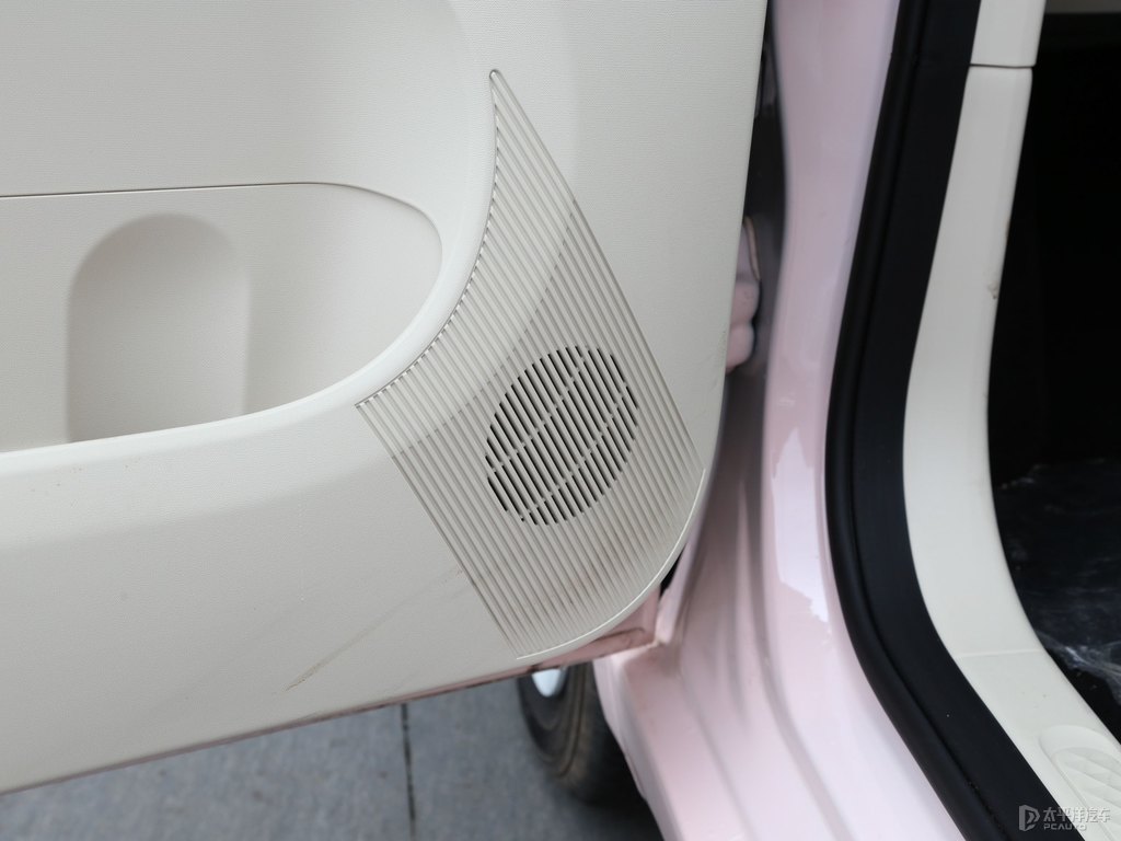 白桃粉宏光MINIEV車(chē)廂內(nèi)飾圖片