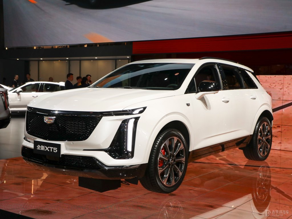 阿拉斯加白凱迪拉克XT5整車外觀外觀圖片