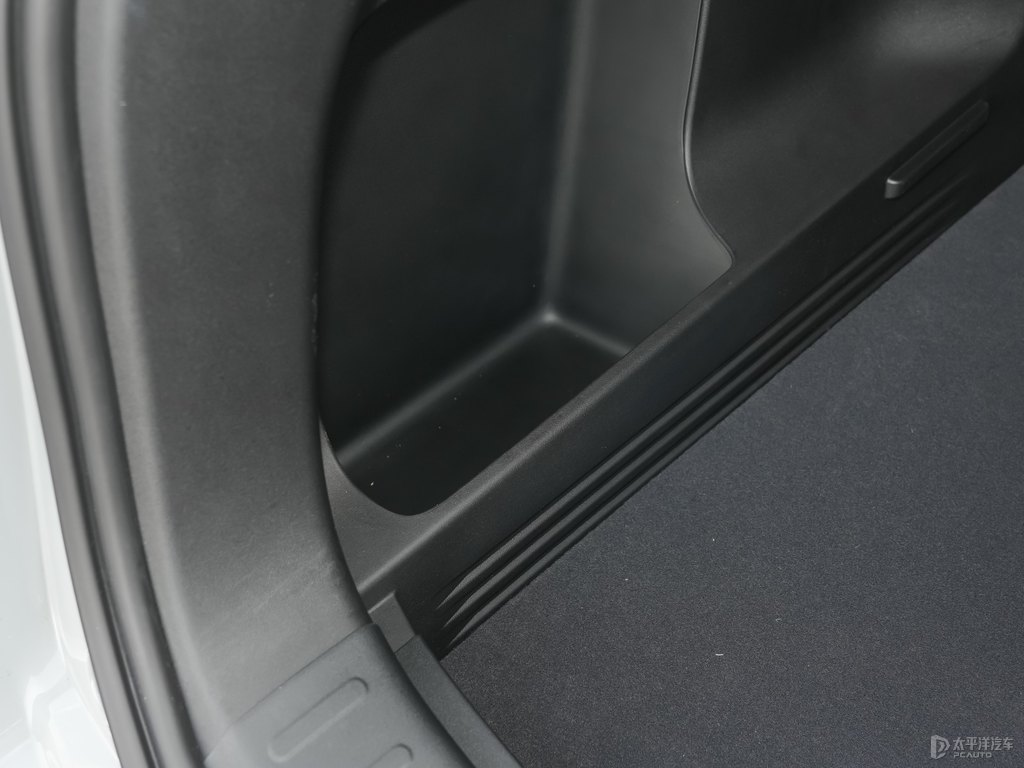 原子灰長安CS75 PLUS后備廂空間圖片