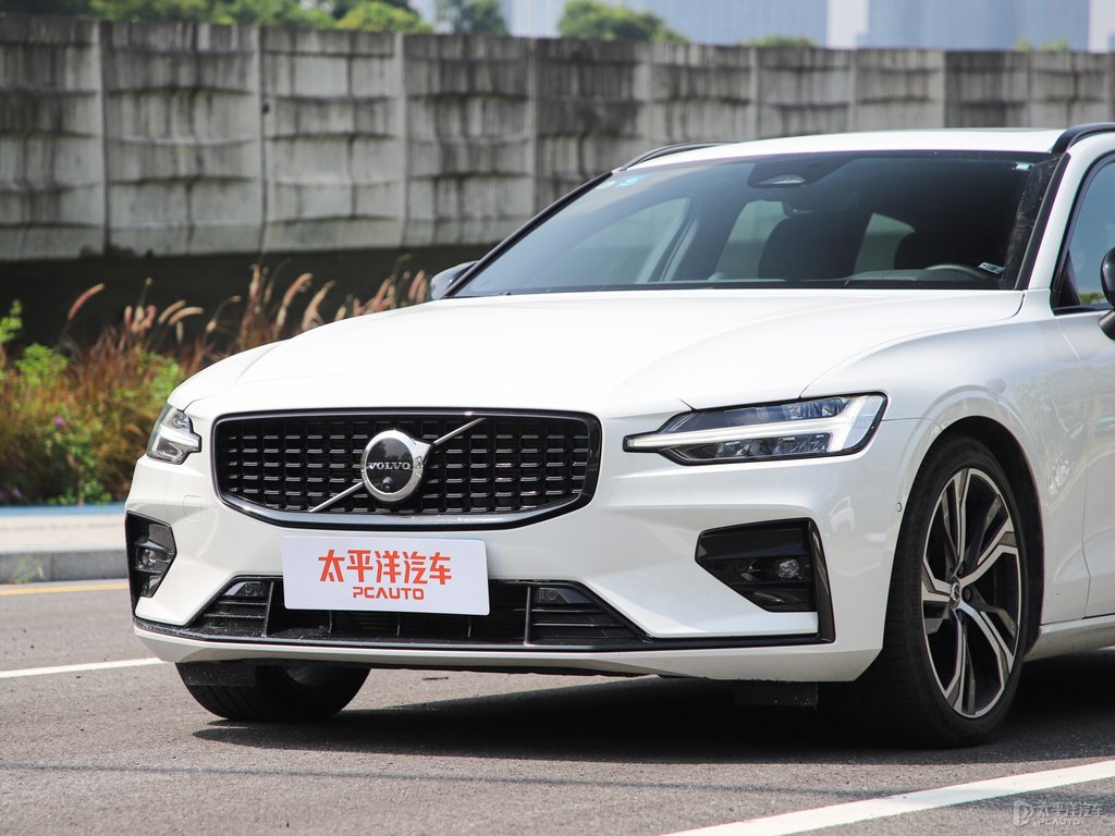 水晶白沃爾沃V60車頭外觀圖片