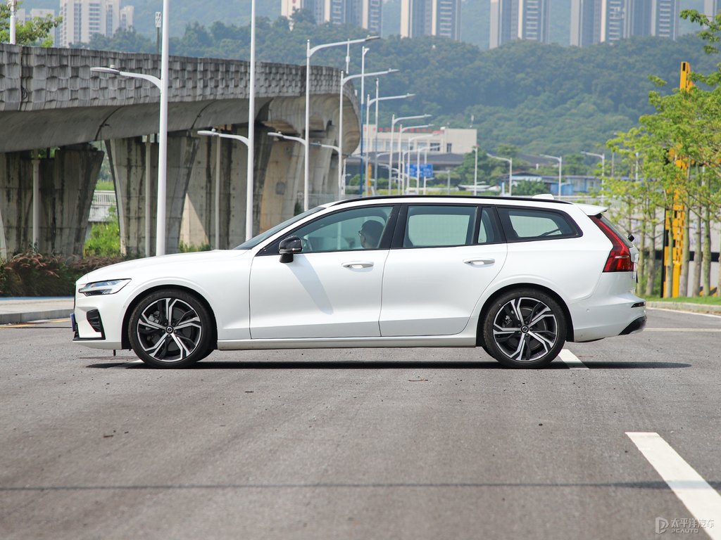 水晶白沃爾沃V60整車外觀外觀圖片
