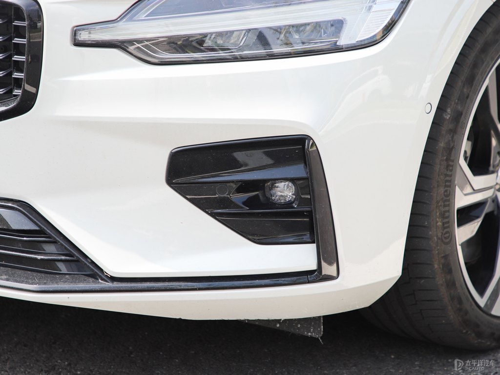 水晶白沃爾沃V60車頭外觀圖片