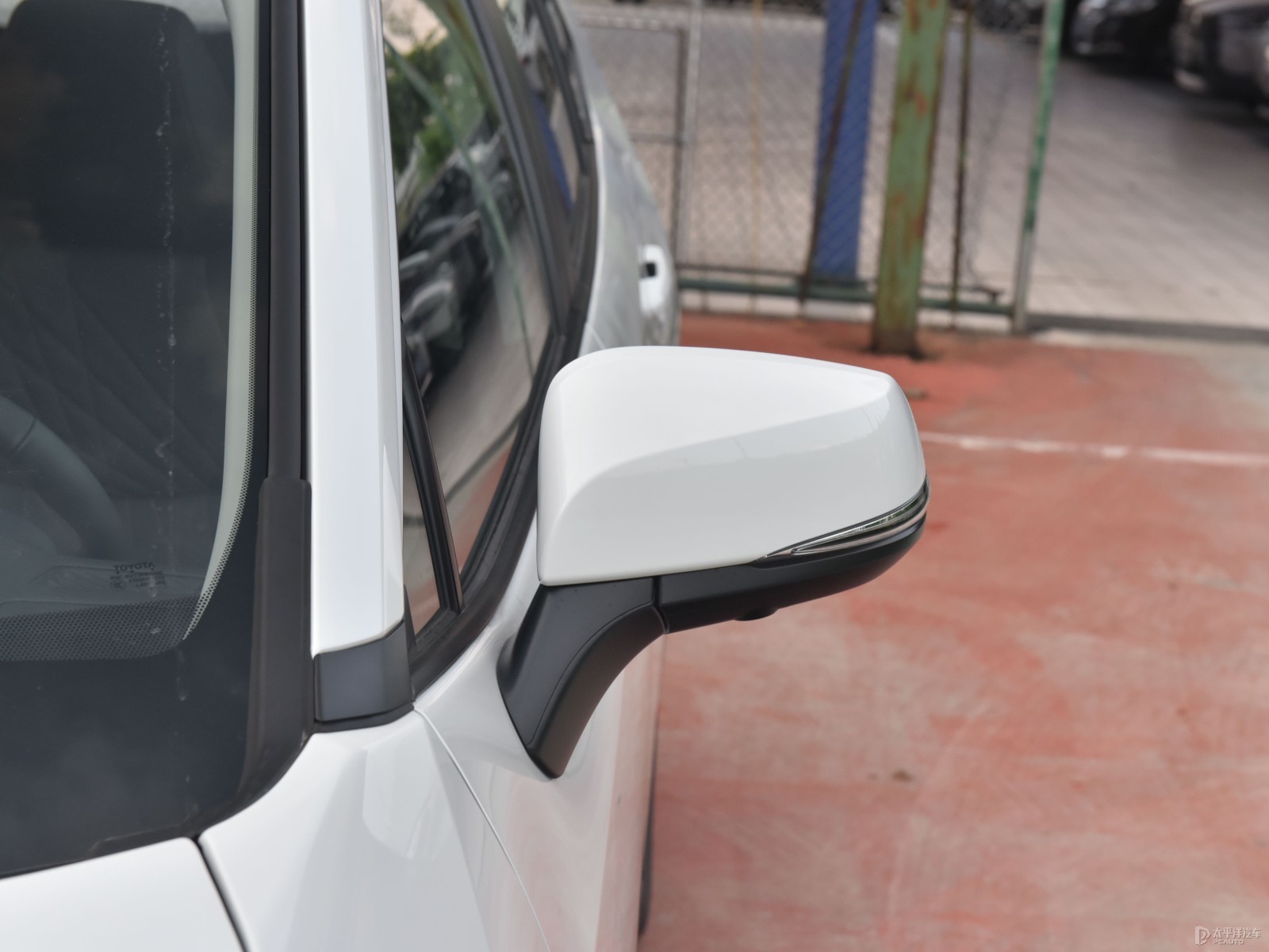 RAV4榮放外觀高清大圖