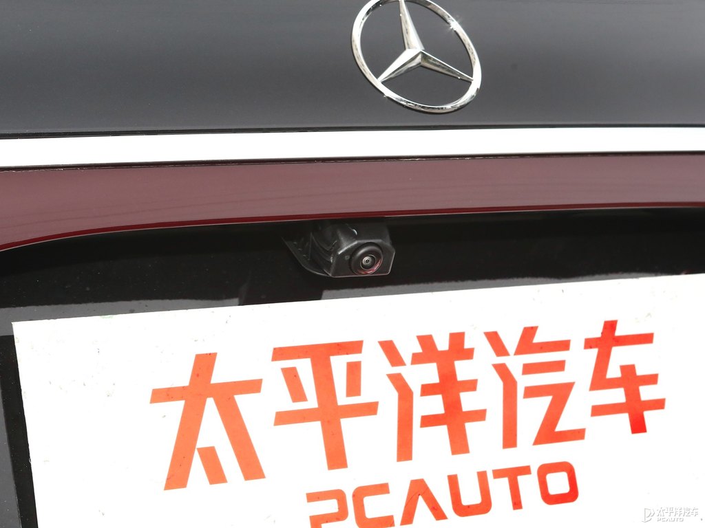 曜巖黑奔馳E級車尾外觀圖片