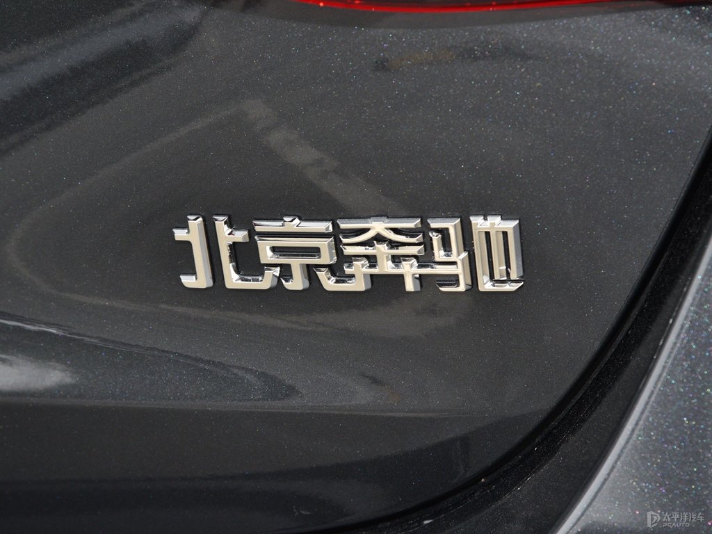 石墨灰奔馳E級車尾外觀圖片