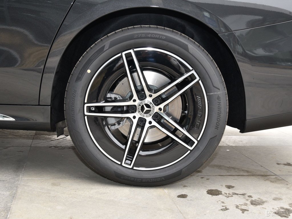 石墨灰奔馳E級車身外觀圖片
