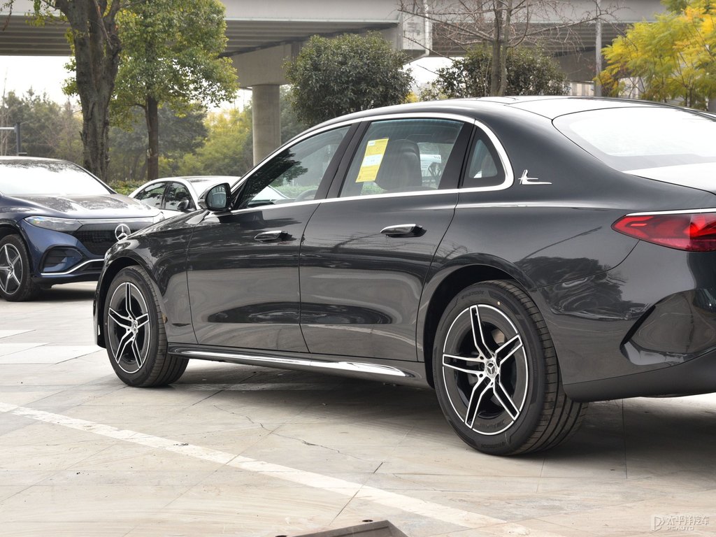 石墨灰奔馳E級(jí)車身外觀圖片