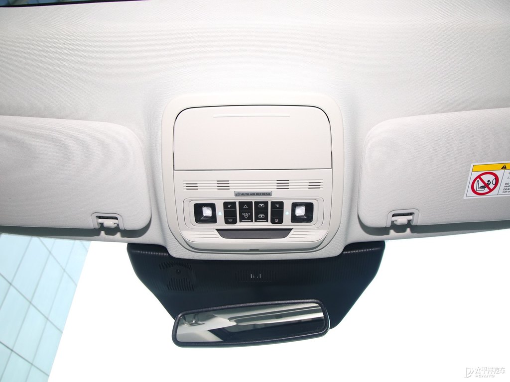 安第斯黑探險(xiǎn)者車(chē)廂內(nèi)飾圖片
