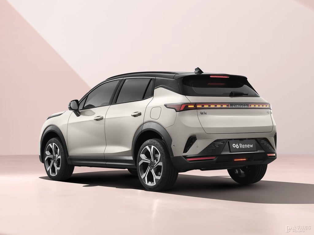 黑色+沙丘米領克06整車外觀外觀圖片