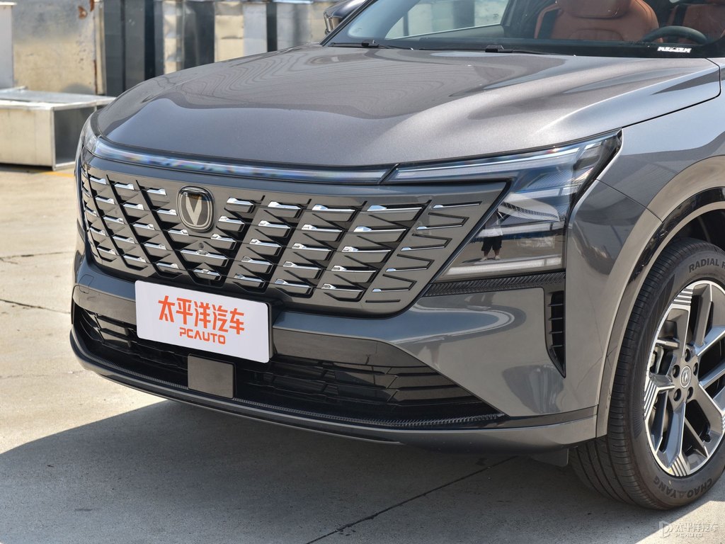 安第斯灰長安CS75 PLUS車頭外觀圖片