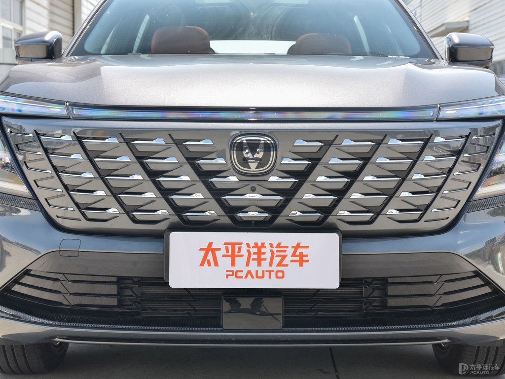 安第斯灰長安CS75 PLUS車頭外觀圖片