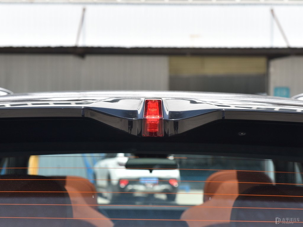安第斯灰長安CS75 PLUS車尾外觀圖片