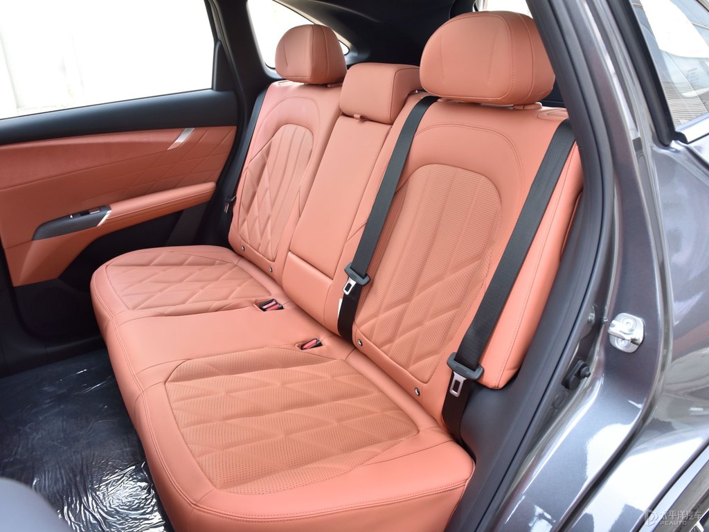 安第斯灰長(zhǎng)安CS75 PLUS座椅內(nèi)飾圖片