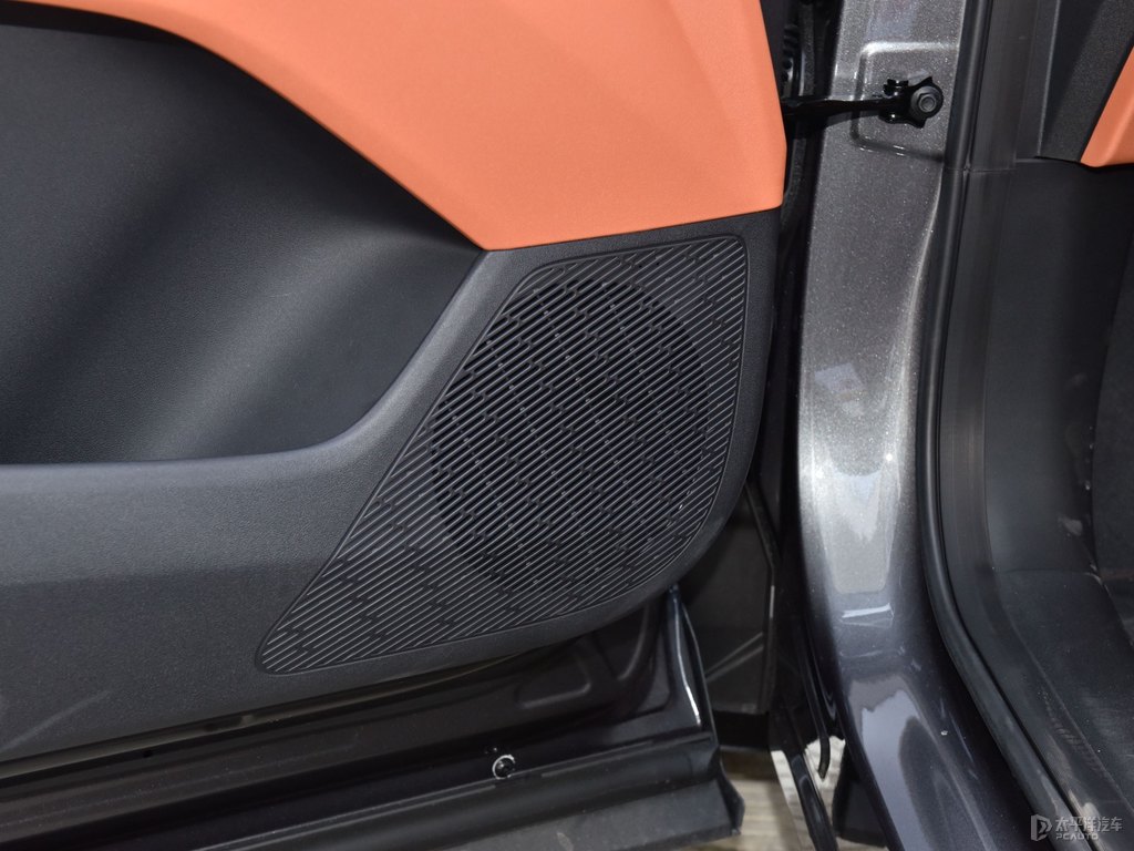 安第斯灰長(zhǎng)安CS75 PLUS車廂內(nèi)飾圖片