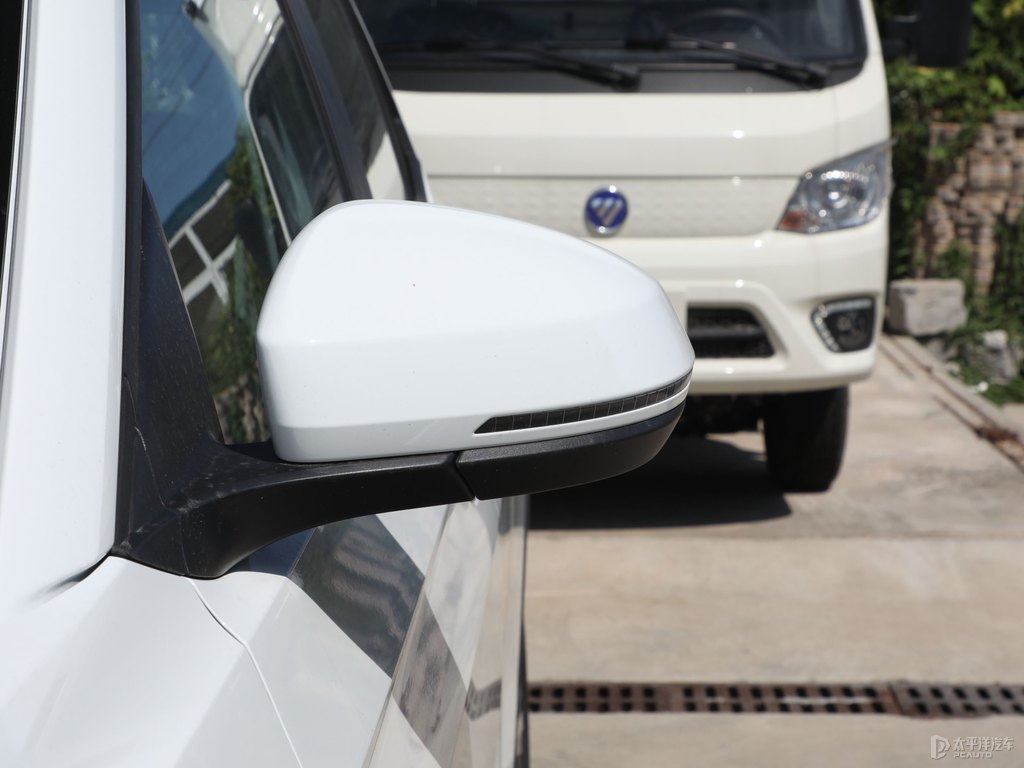 月光白途岳車身外觀圖片