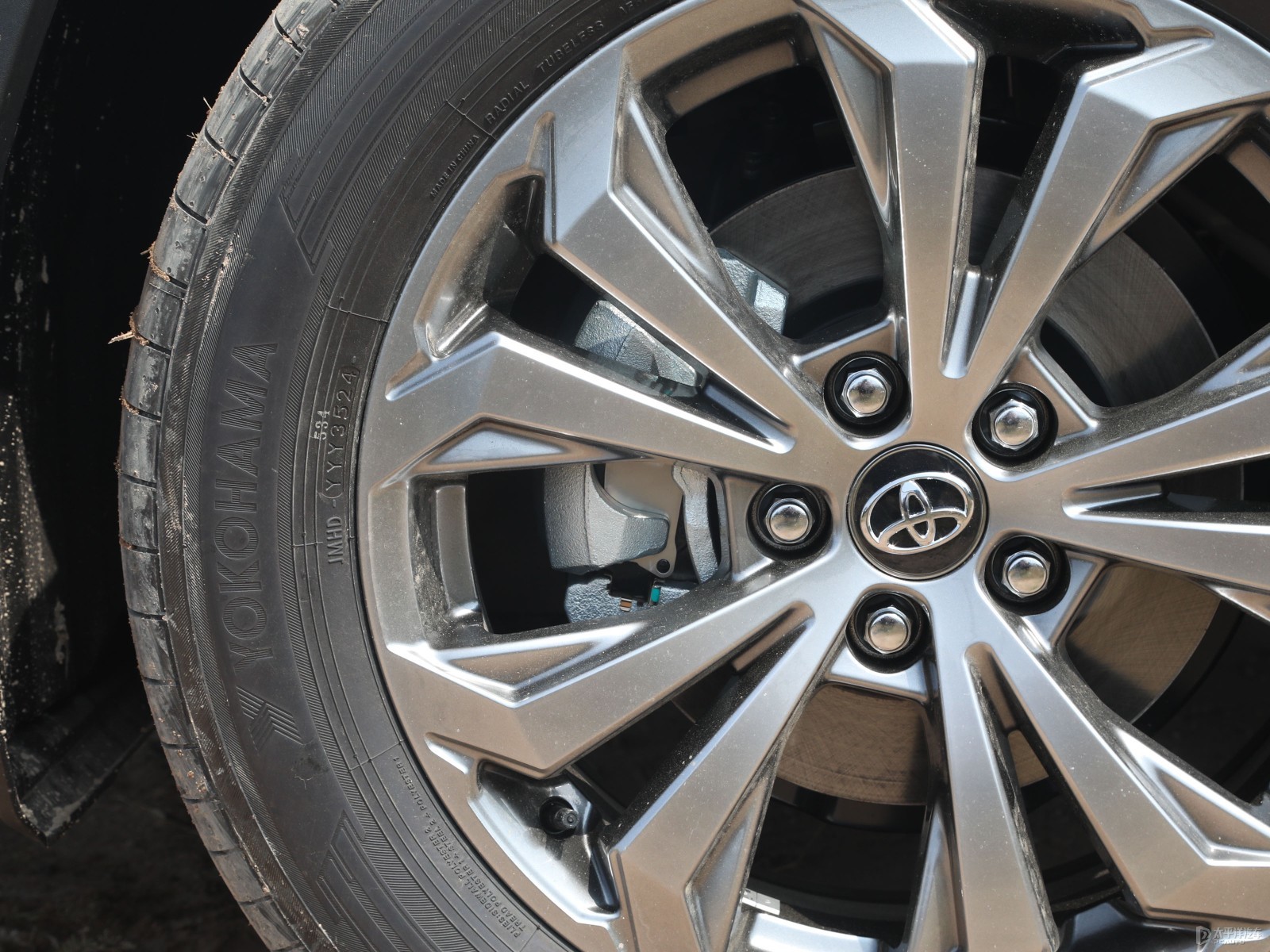 RAV4榮放細(xì)節(jié)高清大圖