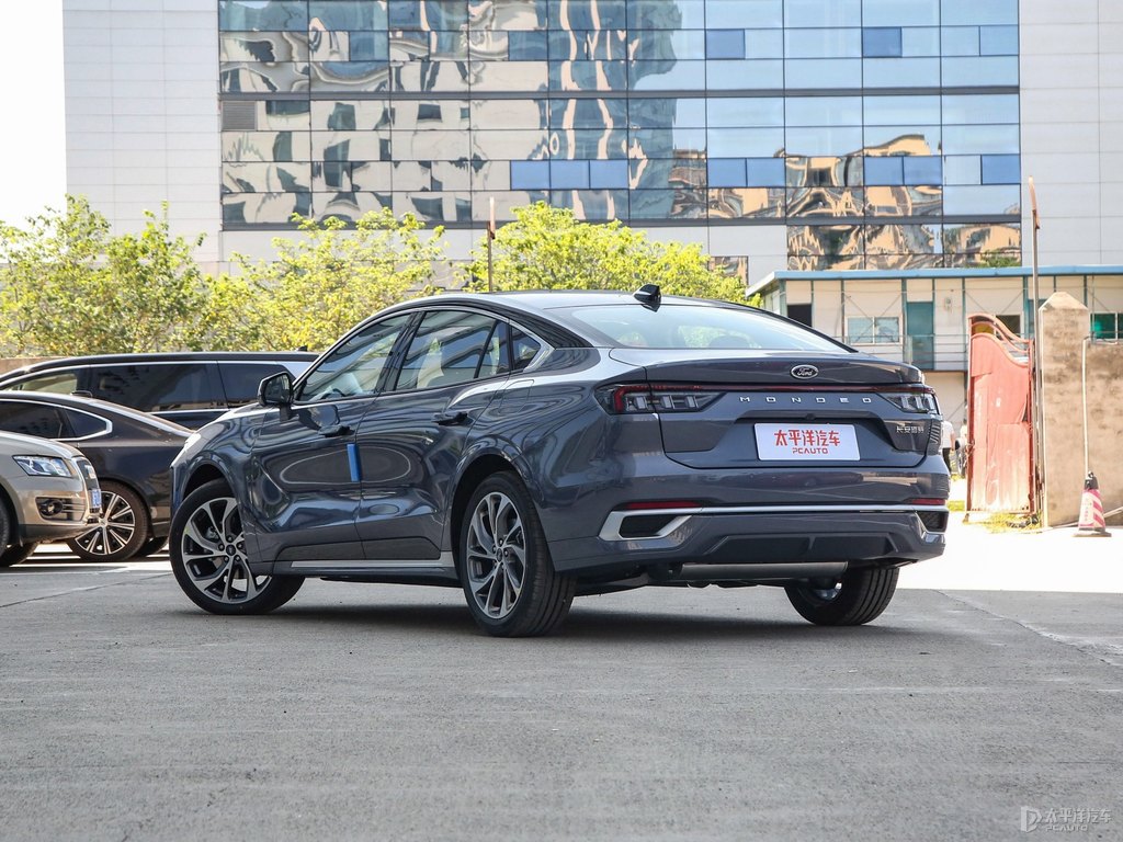 紫韻灰蒙迪歐整車外觀外觀圖片