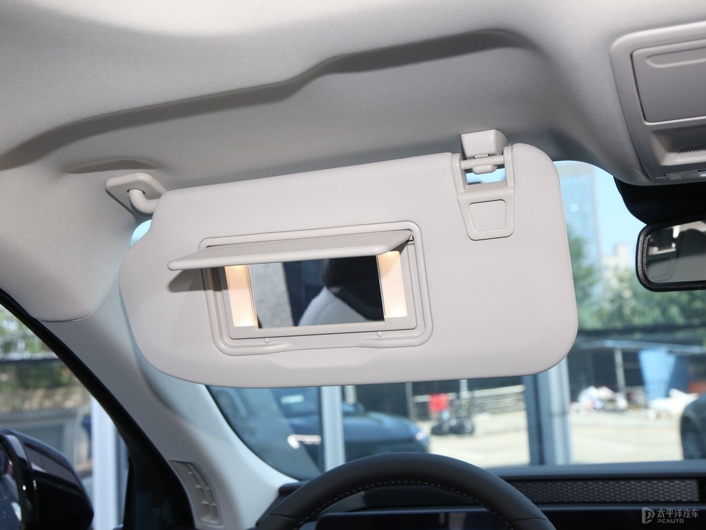 紫韻灰蒙迪歐車廂內(nèi)飾圖片