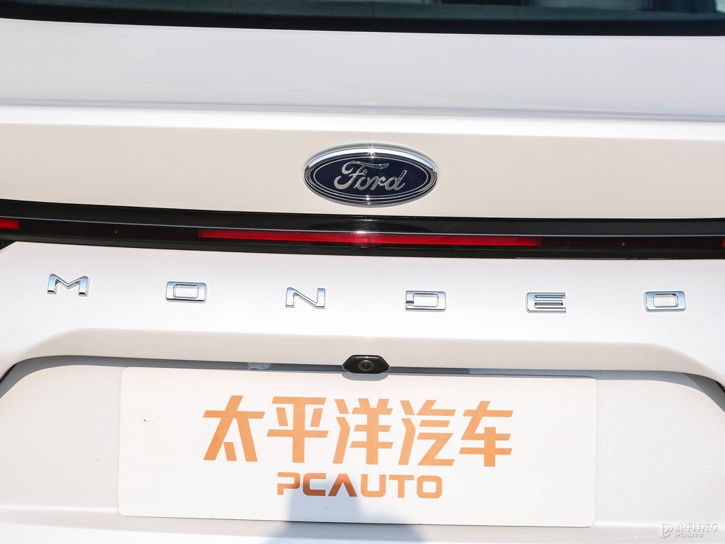 明月白蒙迪歐車尾外觀圖片