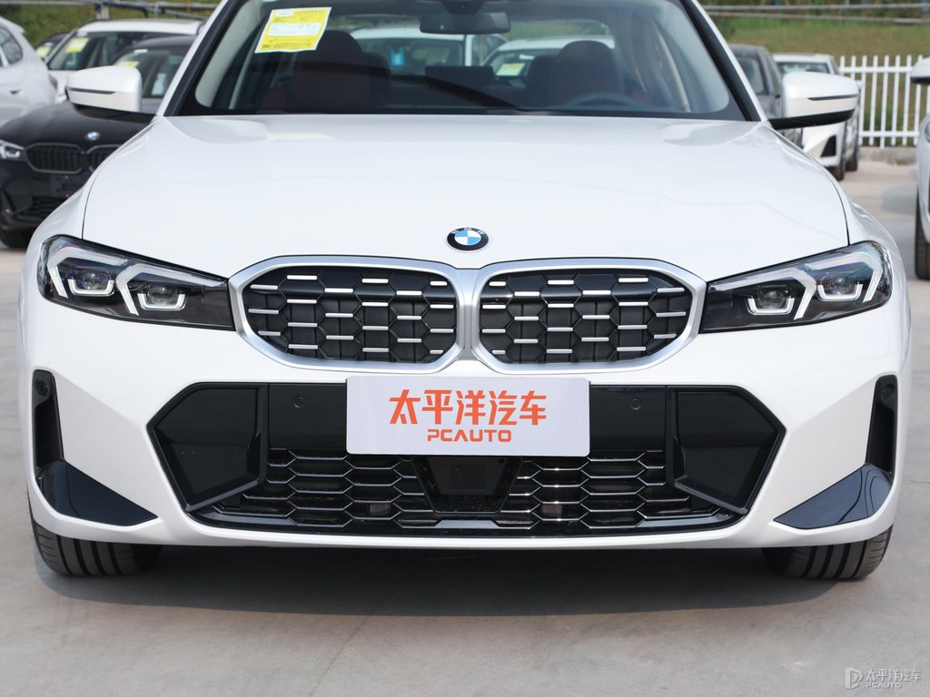 礦石白寶馬3系車頭外觀圖片