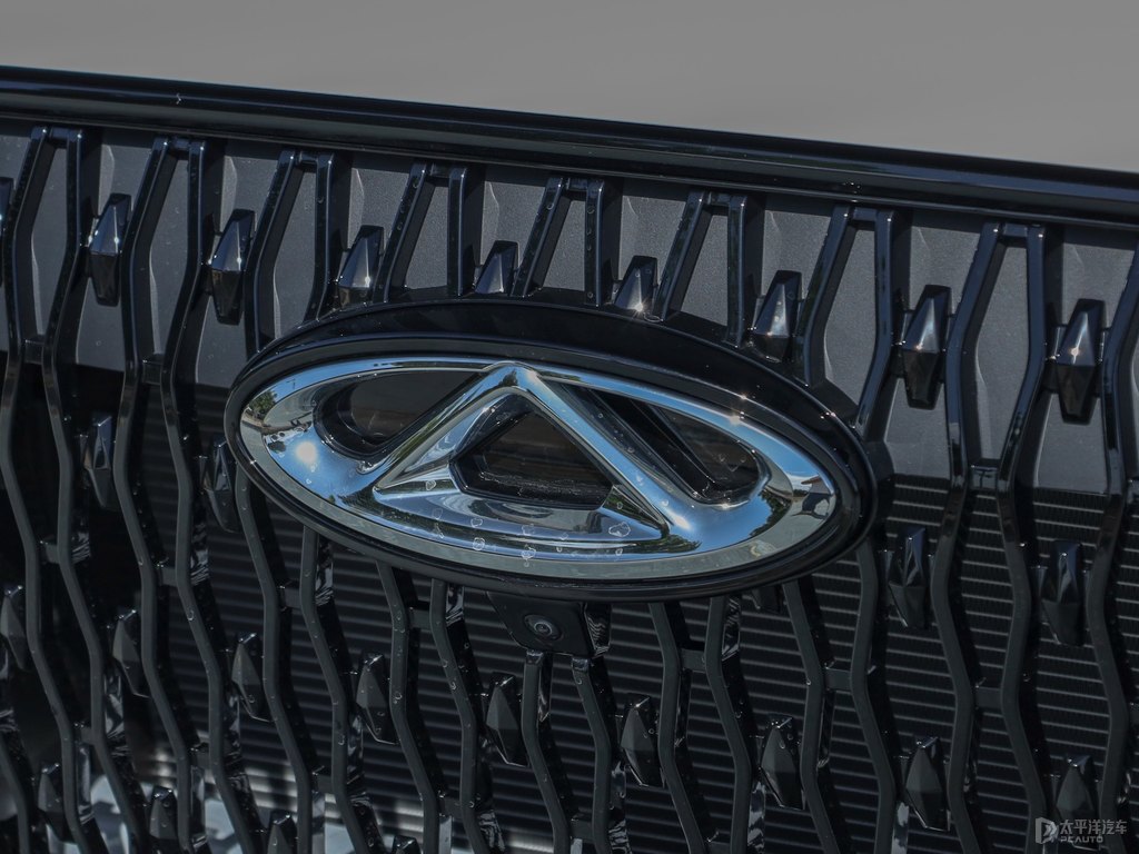 珍珠白瑞虎8車頭外觀圖片