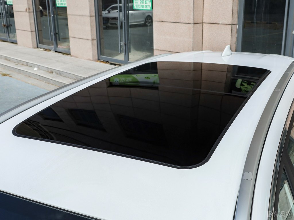 珍珠白瑞虎8車身外觀圖片