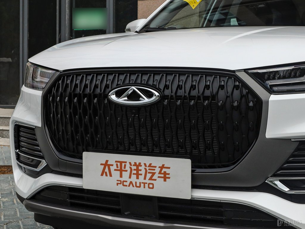 珍珠白瑞虎8車頭外觀圖片